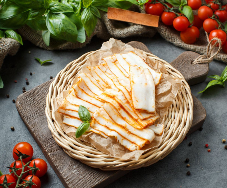 6688 Сало по-домашнему с чесноком и красным перцем (нарезка) Вкусляндия 