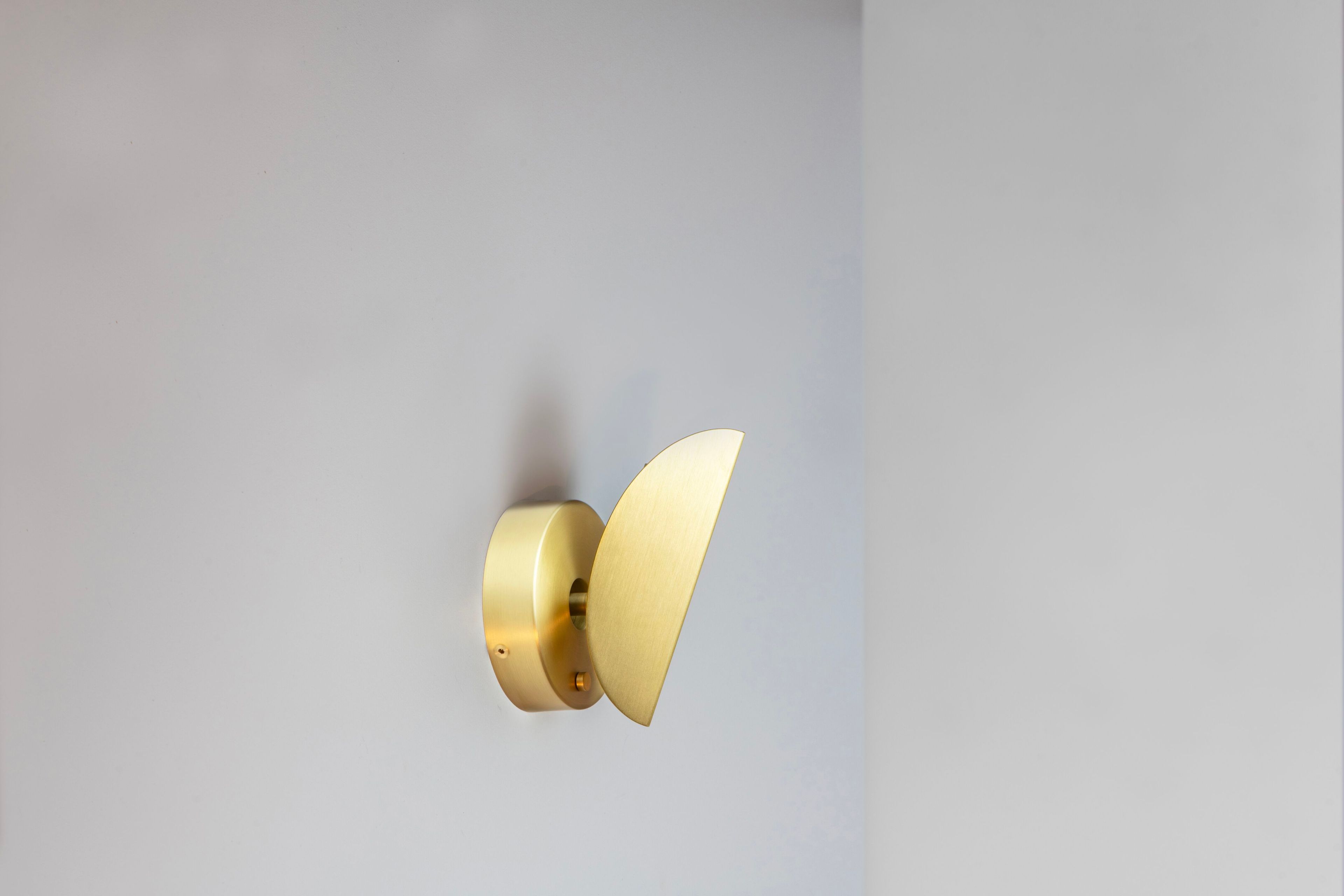 Латунный светодиодный настенный светильник CVL Luminaires Pirouette ARCH-00029238 - Вид №5