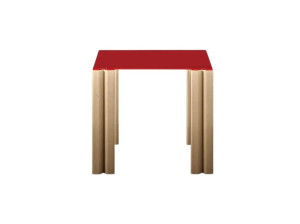 Низкий квадратный стол из целлюлозы и листового металла