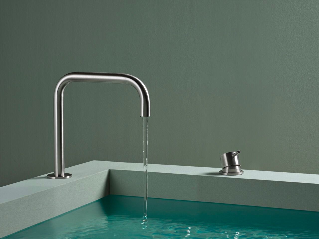 Дозирующий носик из нержавеющей стали для напольной ванны BEAMTECH Level ARCH-00059066 - Вид №1