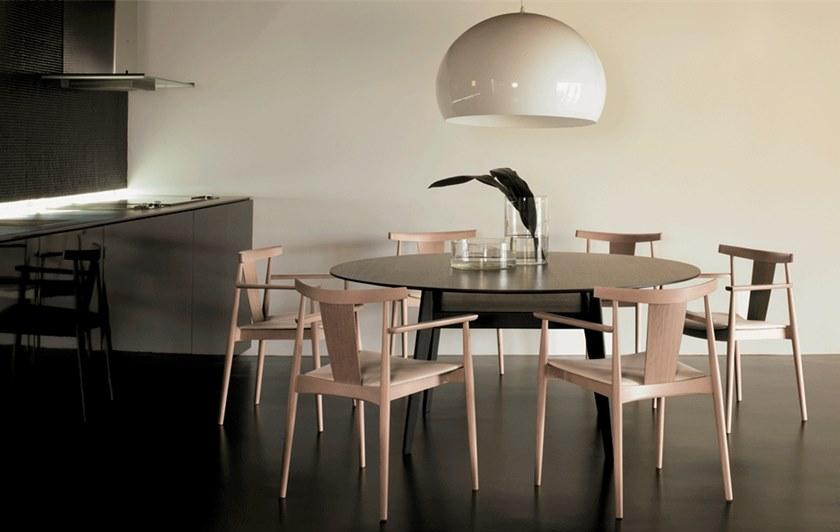 Andreu World Стул из бука с подлокотниками и встроенной подушкой Smile So0336 - Вид №3