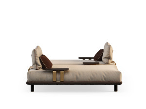 Тканевая двуспальная кровать для сада