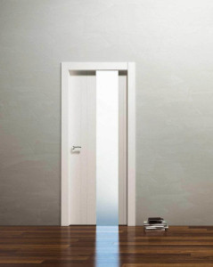 Деревянные и стеклянные распашные двери