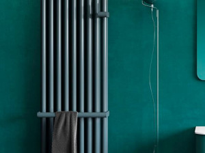 Вешалка для полотенец с полотенцесушителем