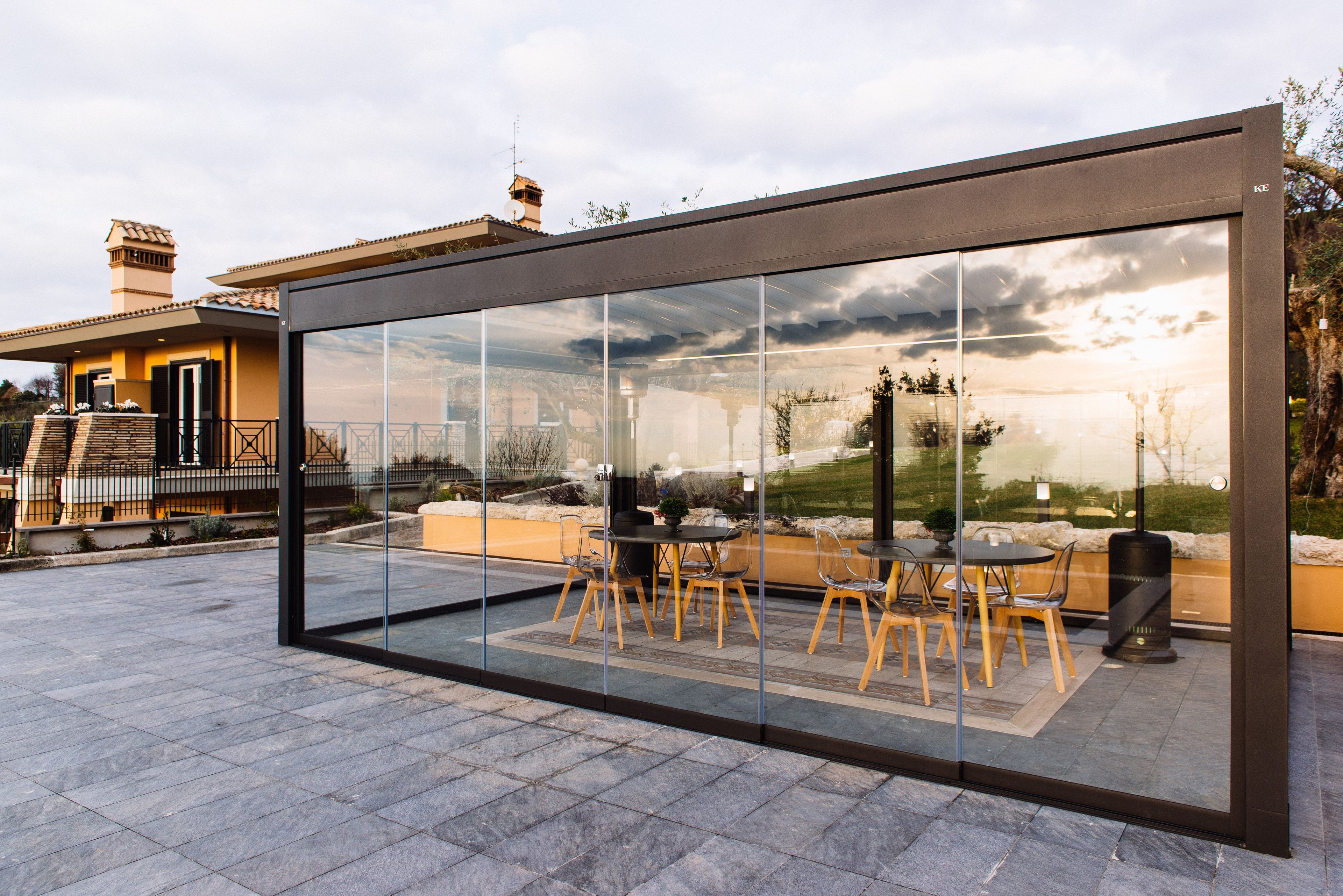 Алюминиевая самонесущая беседка с раздвижной крышкой KE Outdoor Design GENNIUS ARCH-00141203 - Вид №6