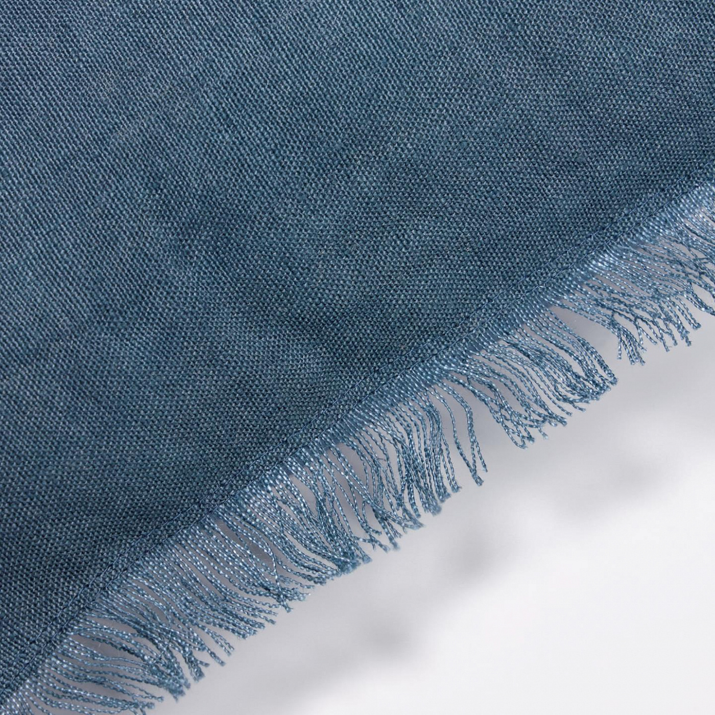 099974 Чехол для подушки 45x45 темно-синий, хлопок+лен, бахрома La Forma Almira 