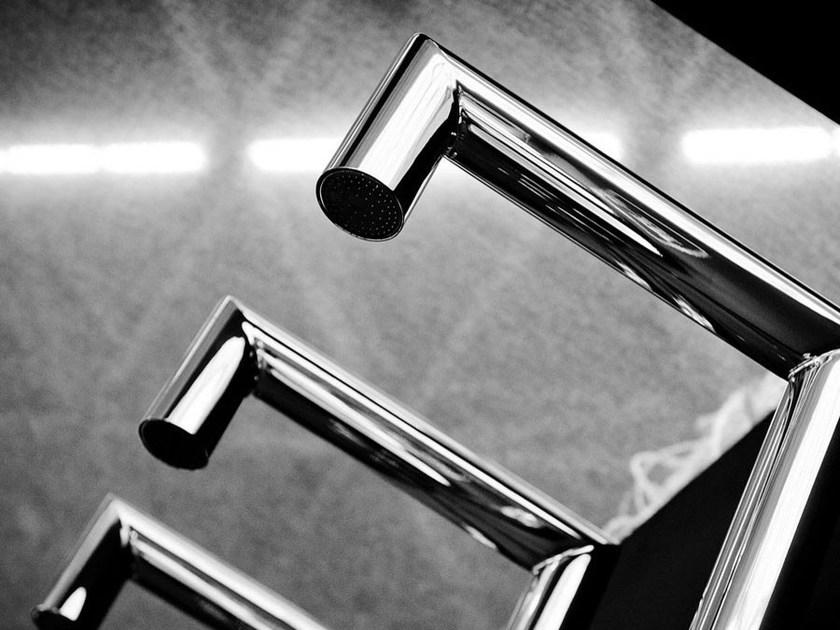 JEE-O Душевая стойка напольная из нержавеющей стали Original 100-6400/01-001-0365 - Вид №1