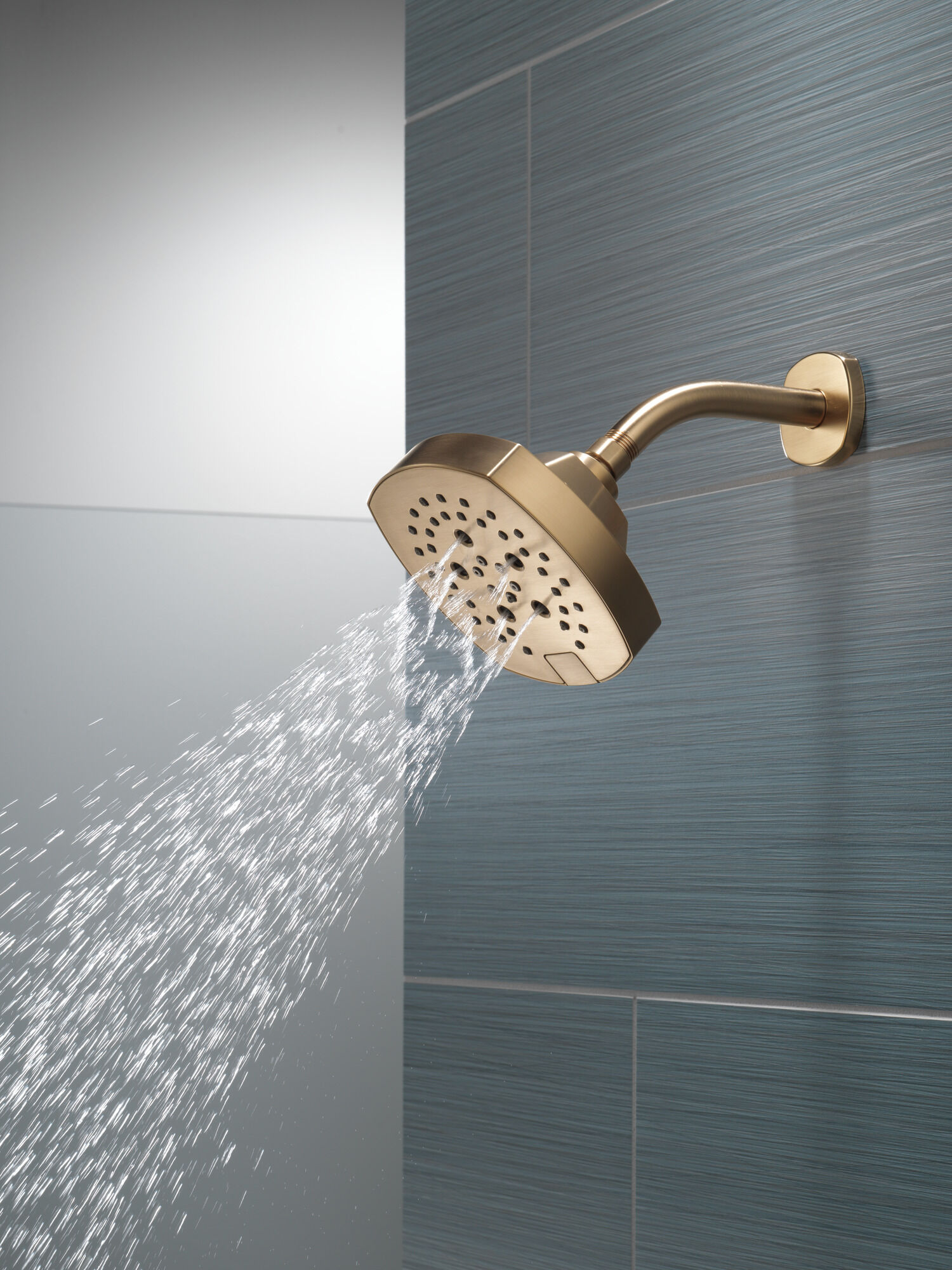 52663-CZ Насадка для душа H2Okinetic с 5 настройками Delta Faucet Universal Showering Шампанское бронза  - Вид №8