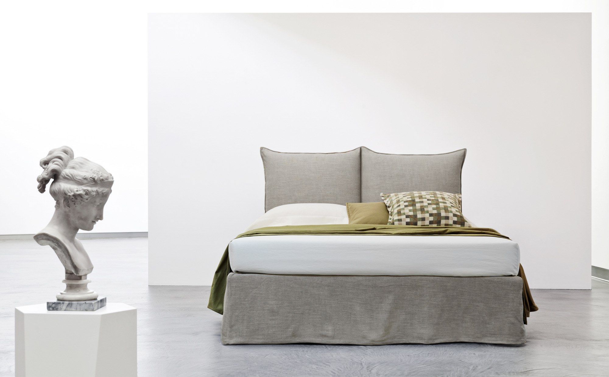 Мягкая и съемная двуспальная кровать Casamania & Horm Milos ARCH-00016110 - Вид №7