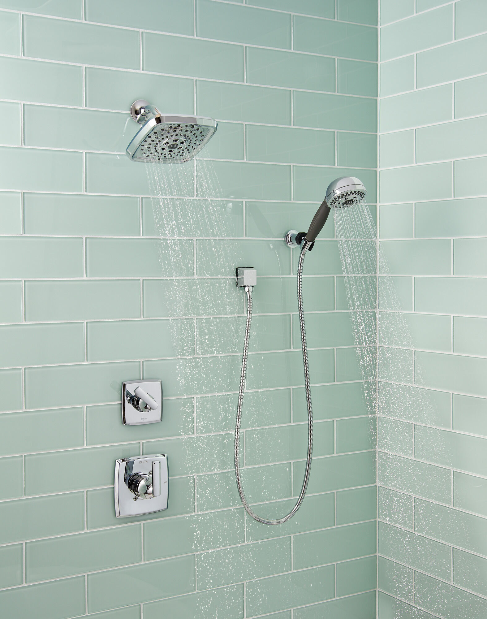 52690-RB H2Okinetic® 3-х позиционная душевая лейка Raincan Delta Faucet Universal Showering Венецианская бронза  - Вид №14