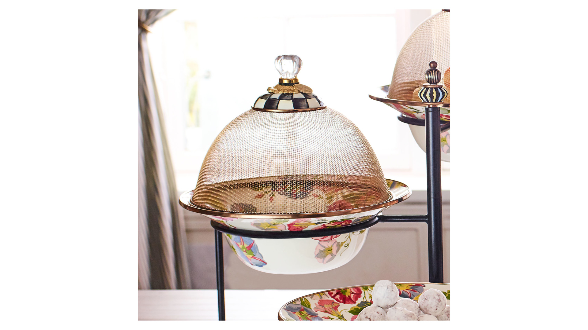 10654498 Mackenzie-Childs Купол для блюд малый сетка Courtly Check Сталь нержавеющая  - Вид №2