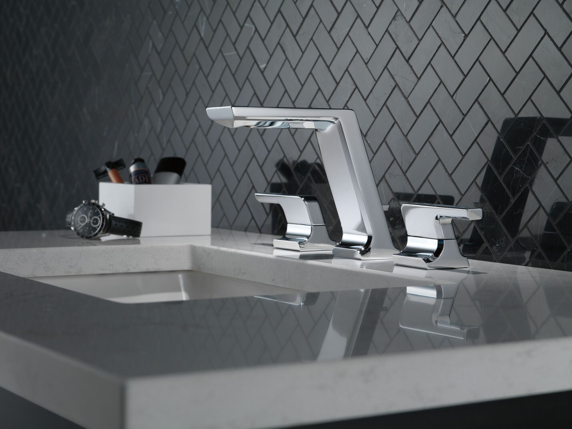 3599LF-MPU Смеситель для ванной комнаты с двумя ручками Delta Faucet Pivotal Хром  - Вид №3