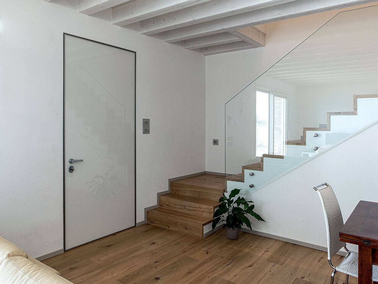 Входная дверь со скрытыми петлями Oikos Tekno ARCH-00010650 - Вид №1