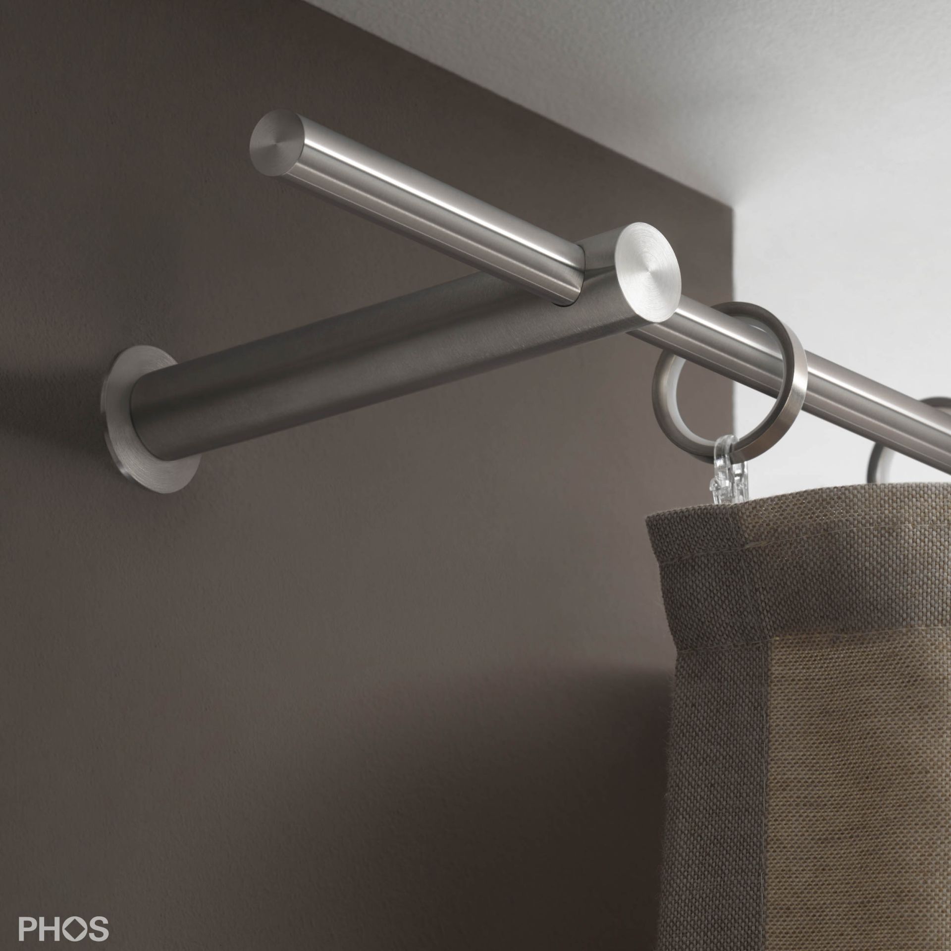 VS20-140-2400 Комплект карнизов: 240 см с 2 держателями и 1 держателем для карниза в качестве центральной опоры (большое расстояние от стены) PHOS 