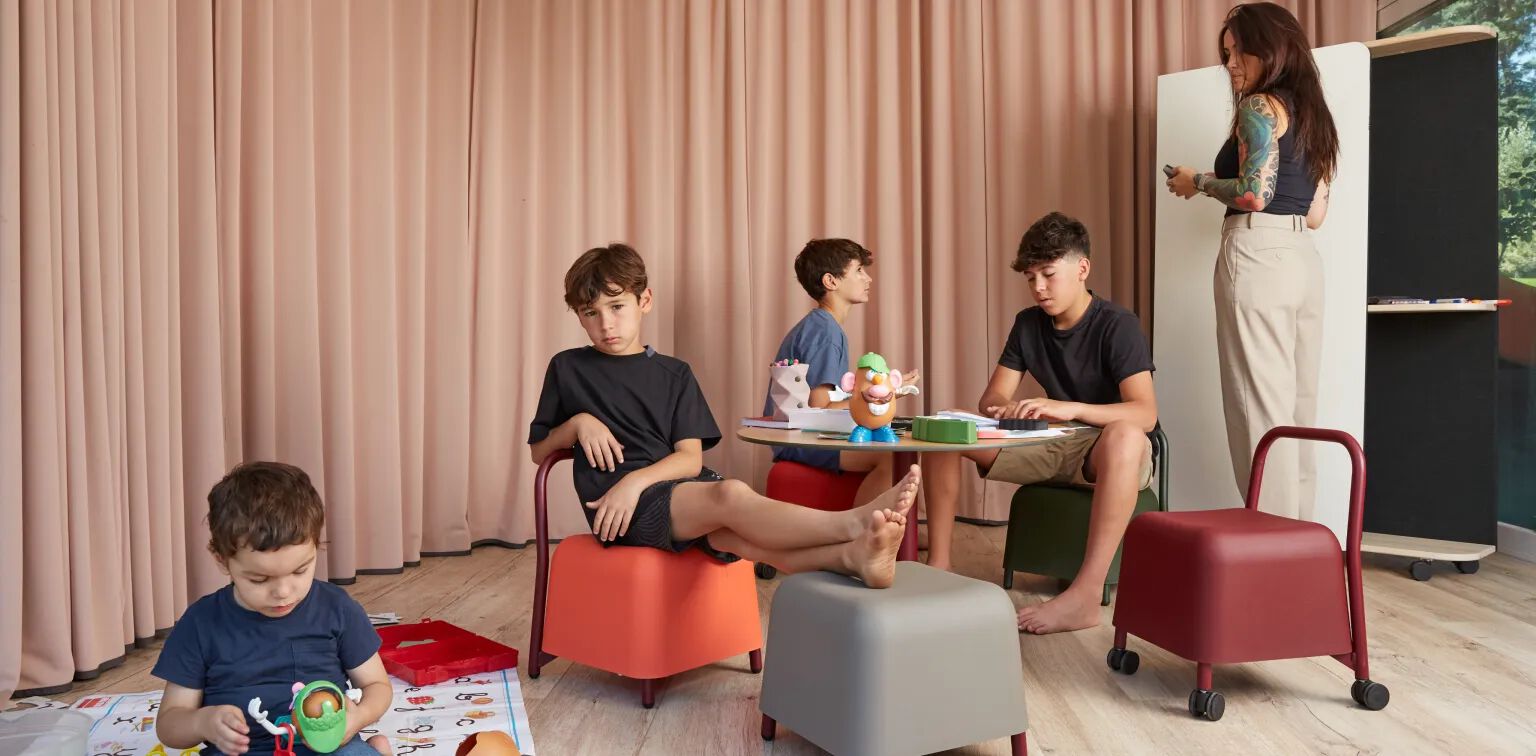 Детский стул с полиуретановой и металлической спинкой Bõln Abisko ARCH-00123515 - Вид №1