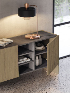 Шкаф из дуба с распашными дверями