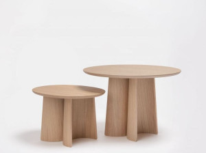 Деревянный круглый журнальный столик