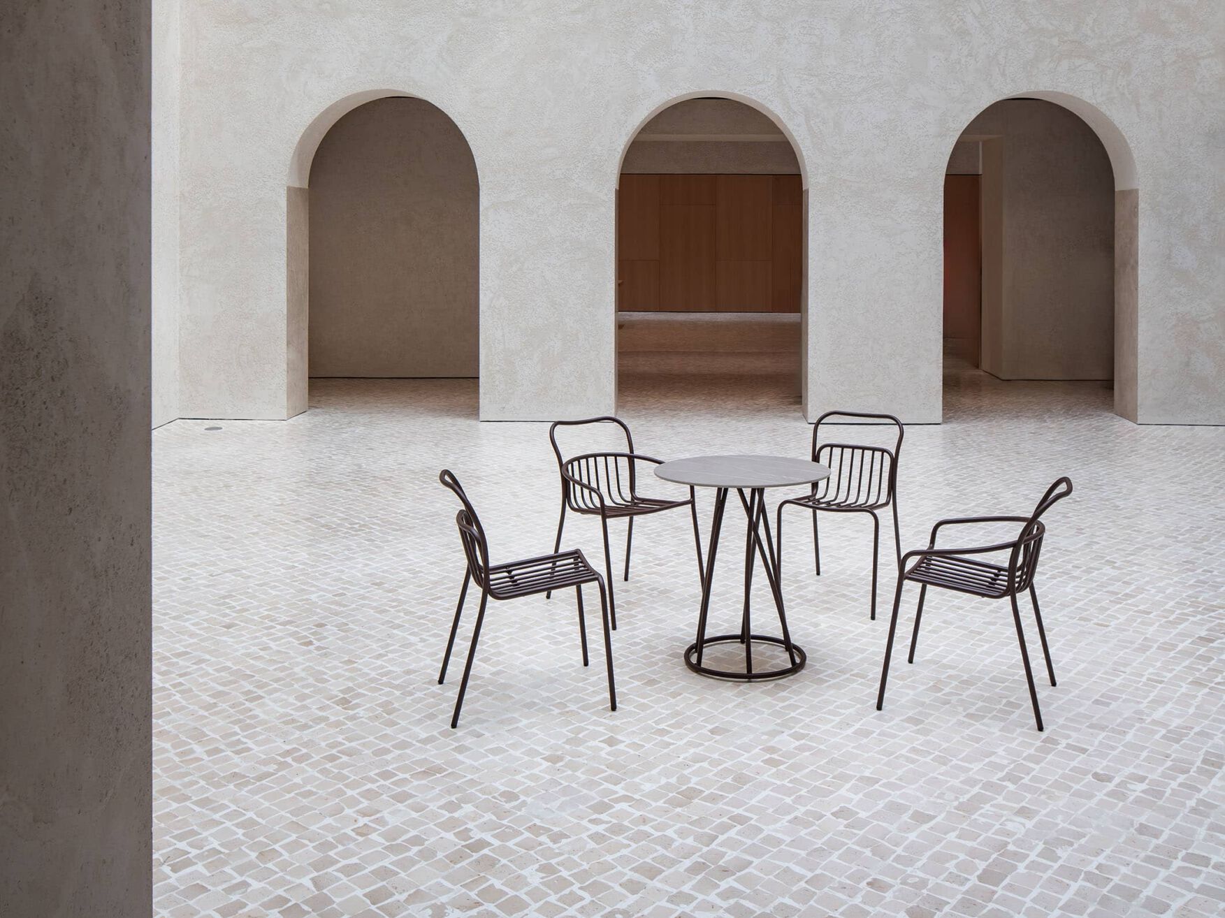 Круглый стальной садовый стол с порошковым покрытием iSimar Cestat ARCH-00121791