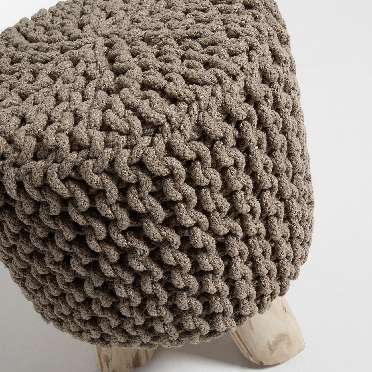 Табурет мягкий на трех ножках коричневый 41 см Sleek BARCELONA DESIGN  151624  - Вид №1