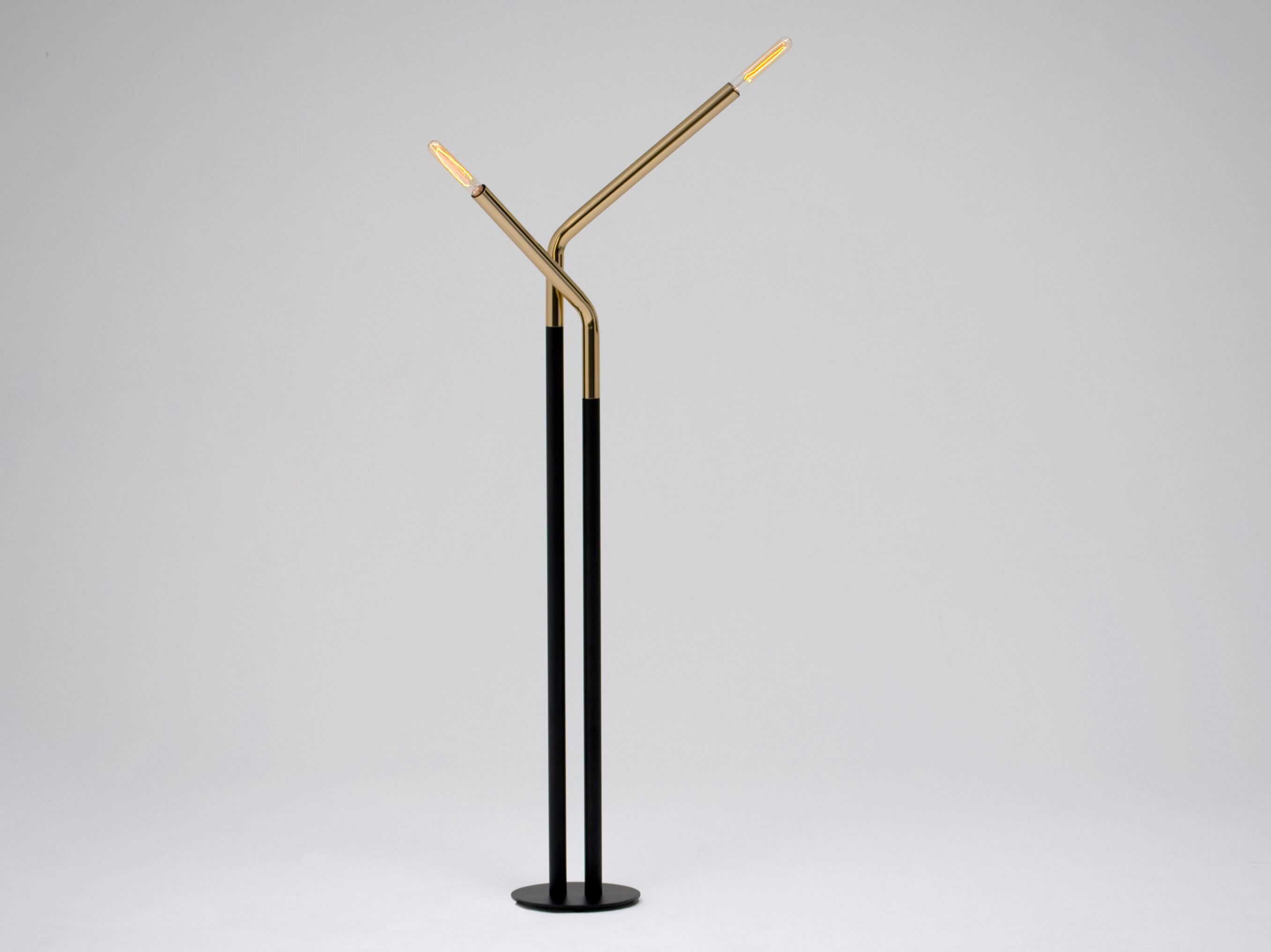 Регулируемая напольная лампа Phase Design Open Mic ARCH-00135102