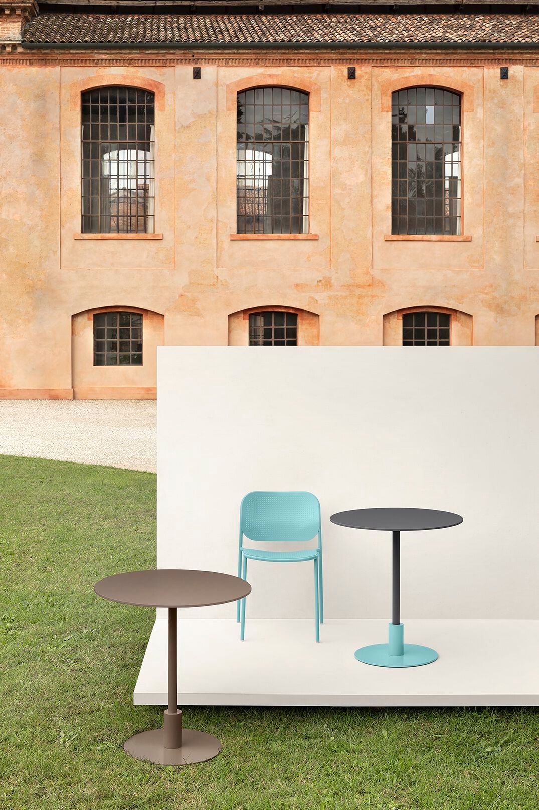 Окрашенный металлический стол для контракта TrabA' ECHO ARCH-00119686 - Вид №5