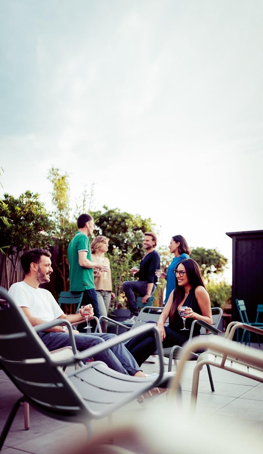 Fermob Садовое кресло-качалка из алюминия с подлокотниками Luxembourg 4166 - Вид №6