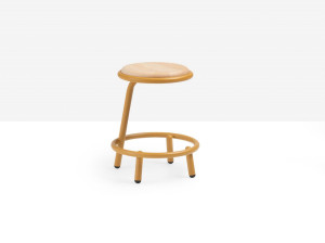 Стул с деревянным сиденьем