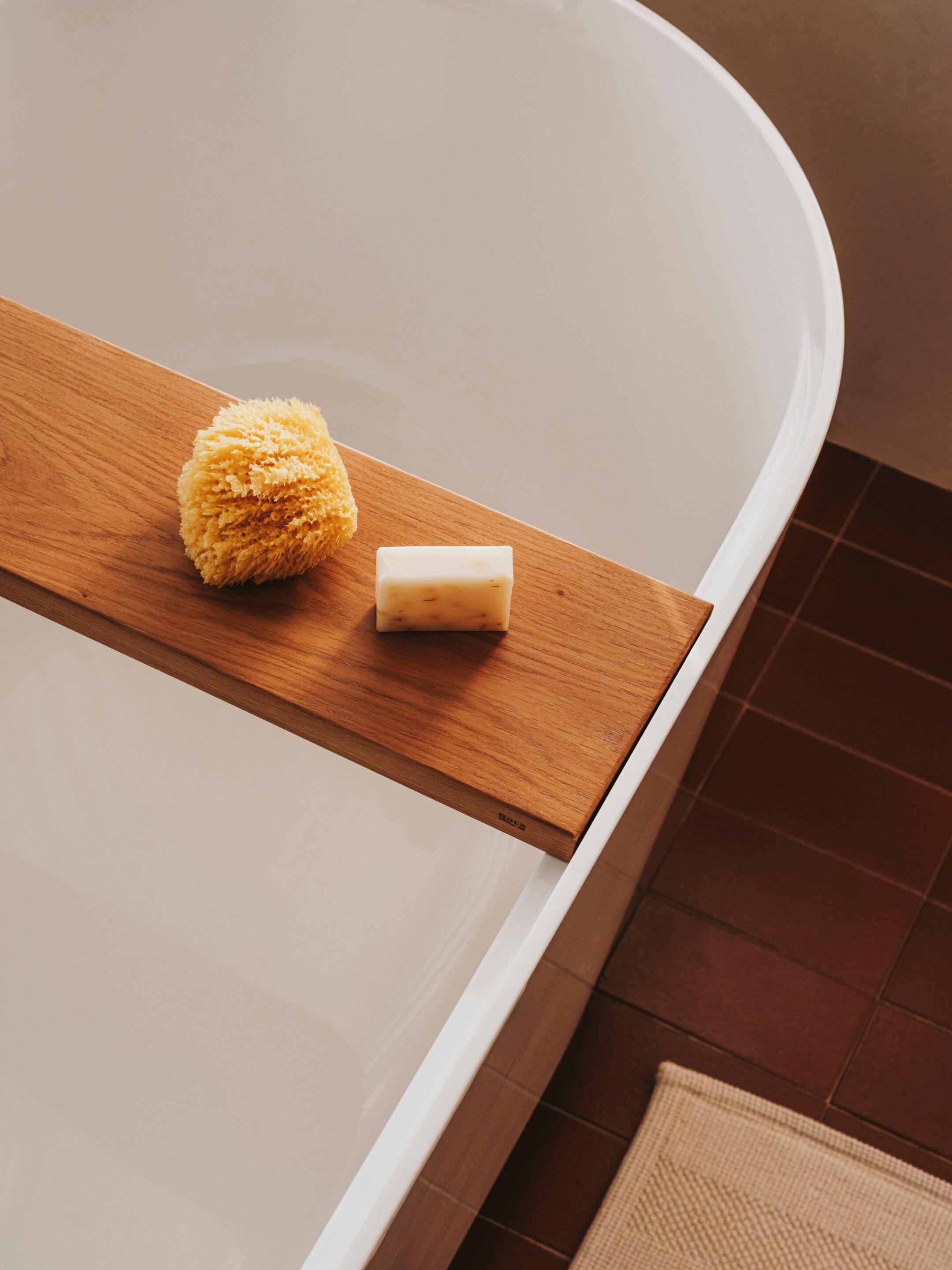 Овальная ванна в центре комнаты в Stonex® Roca Tura ARCH-00058759 - Вид №6