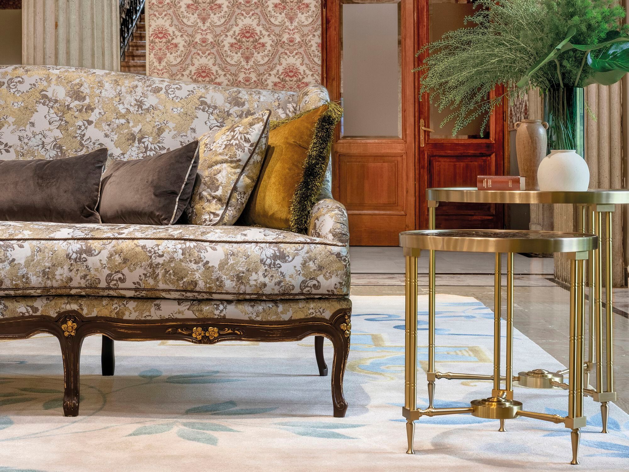 Круглый журнальный столик из мрамора и латуни Bellotti Ezio Charming ARCH-00118627 - Вид №3