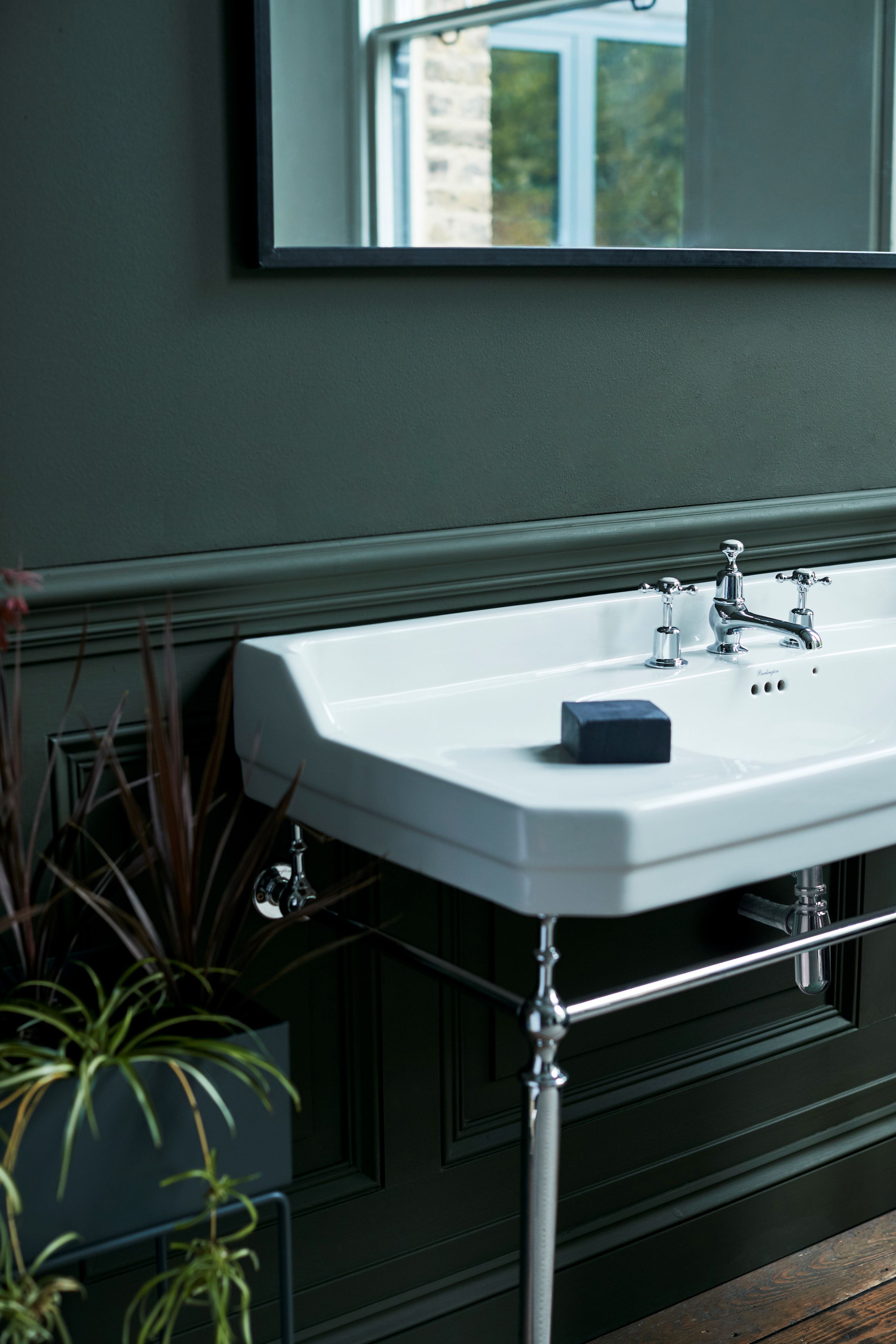 Умывальник с консольным окном с держателем для полотенец Burlington Эдвардианская ARCH-00100651 - Вид №5