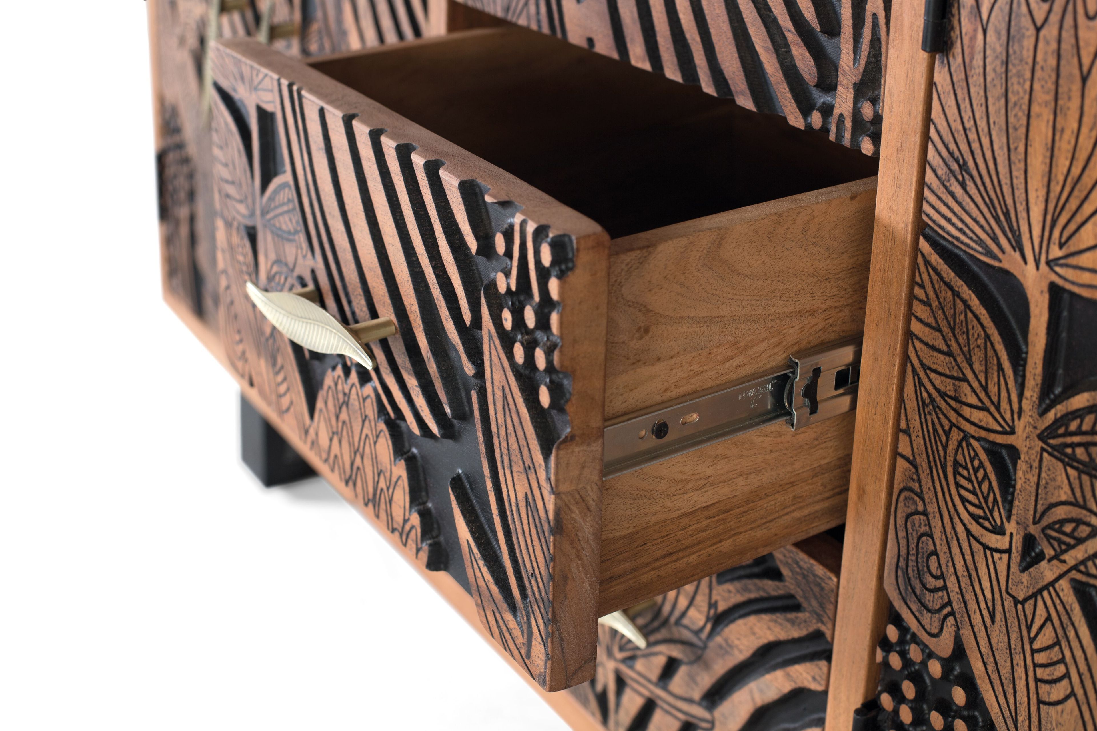 Шкаф из акации с распашными дверцами и ящиками Giner y Colomer Tropicana ARCH-00094096 - Вид №3