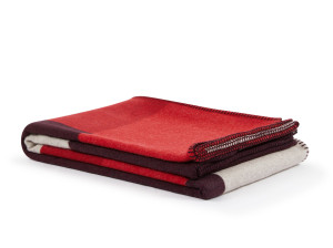 Шерстяной плед с графическим рисунком