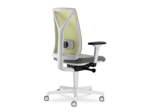 Регулируемый по высоте офисный стул с подлокотниками