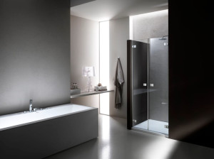 Стеклянная ниша душевая кабина с распашной дверью