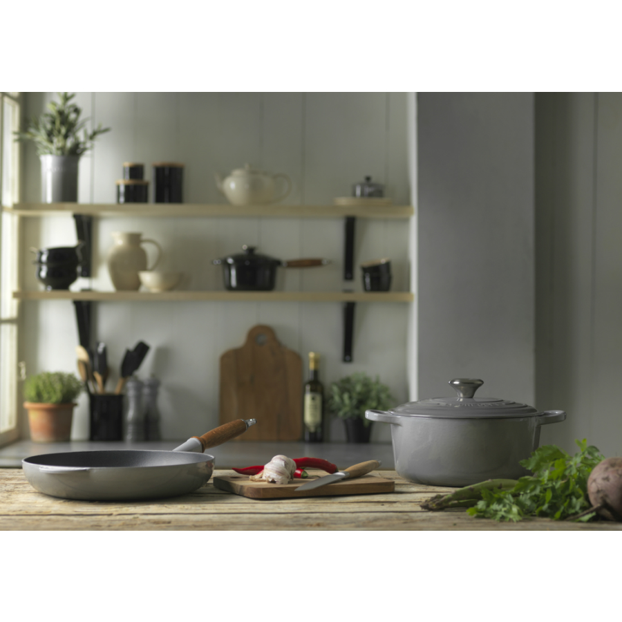 Сковорода чугунная Le Creuset с деревянной ручкой, Ø28 см, серая 20058285410460 - Вид №7