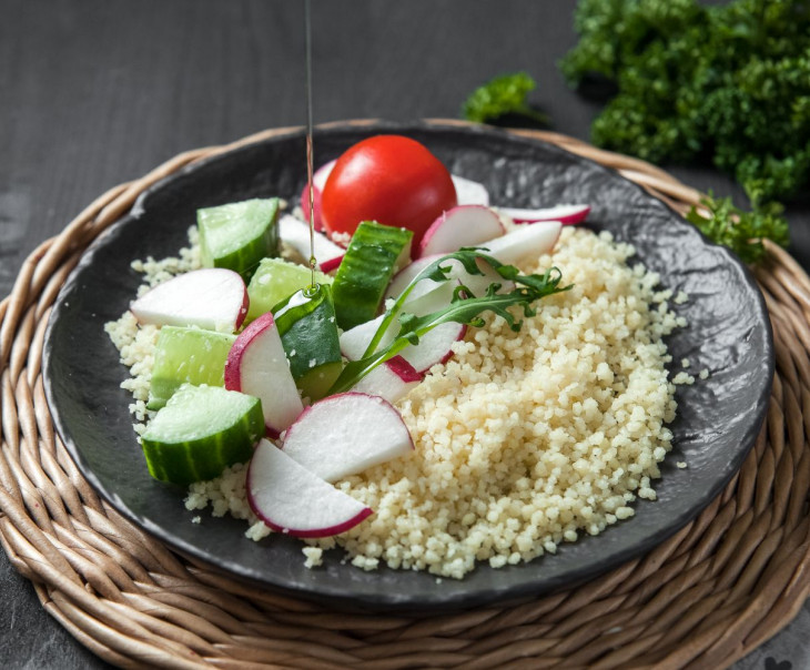 9467 Салат магрибский с кус-кусом и рукколой Вкусляндия  - Вид №1