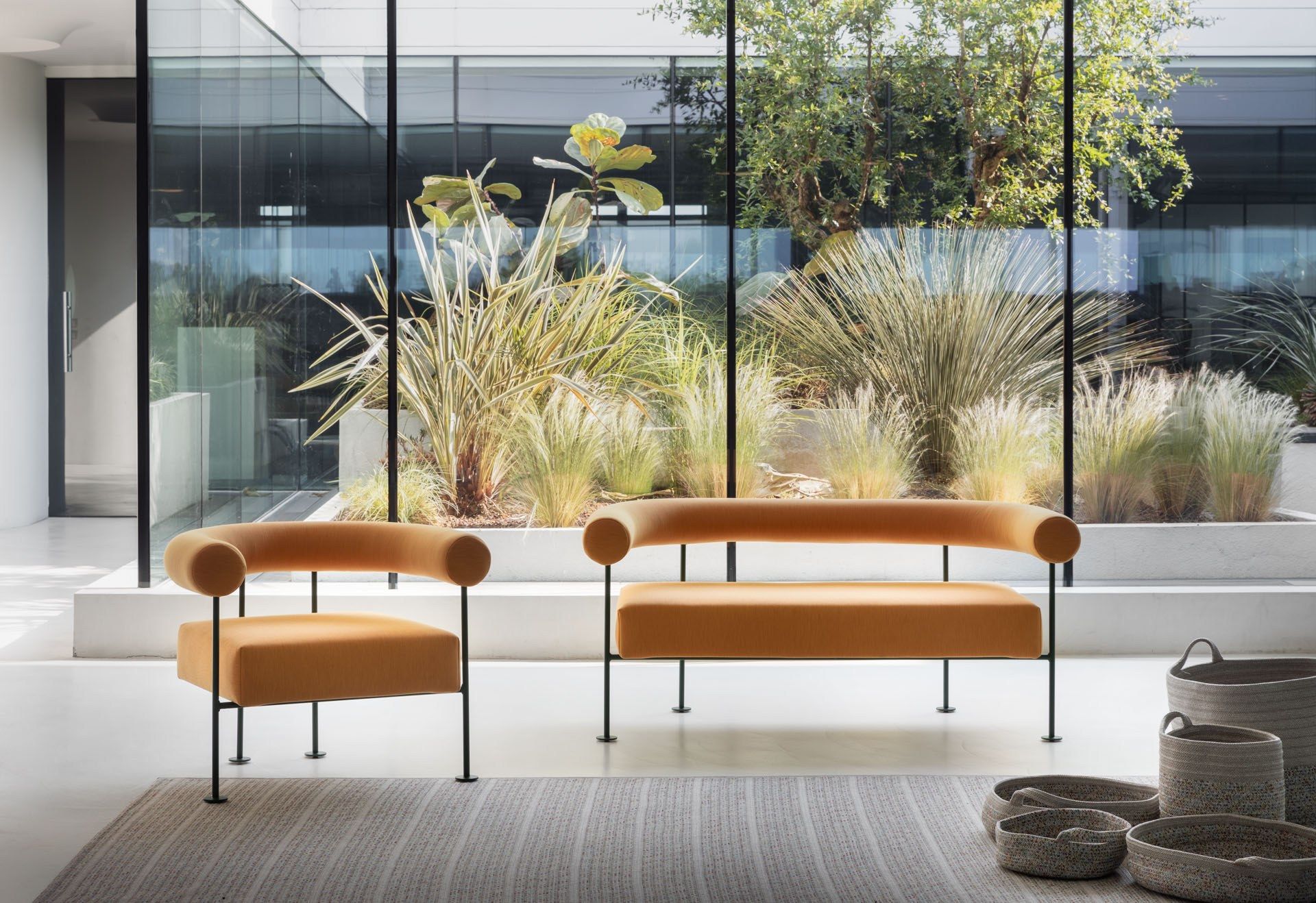 Тканевое кресло с подлокотниками Midj Qua-ndo ARCH-00054146 - Вид №4