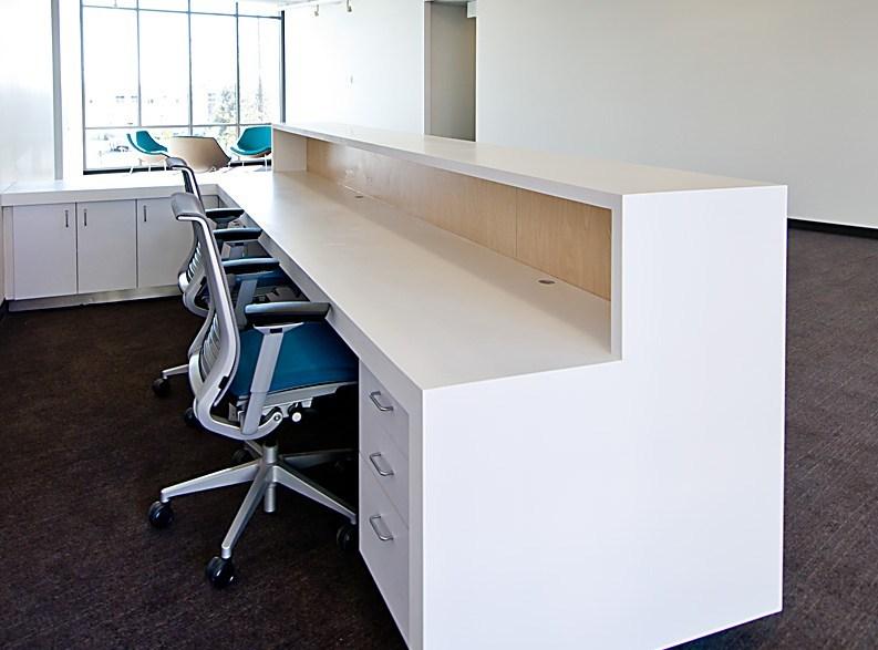 Avonite Surfaces Рабочая станция с несколькими твердыми поверхностями Avonite sun-id-1356578 - Вид №2