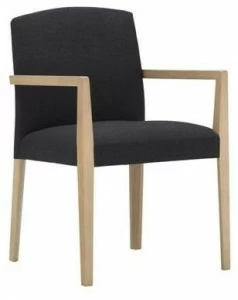 Andreu World Стул с обивкой и подлокотниками Cloé So7019