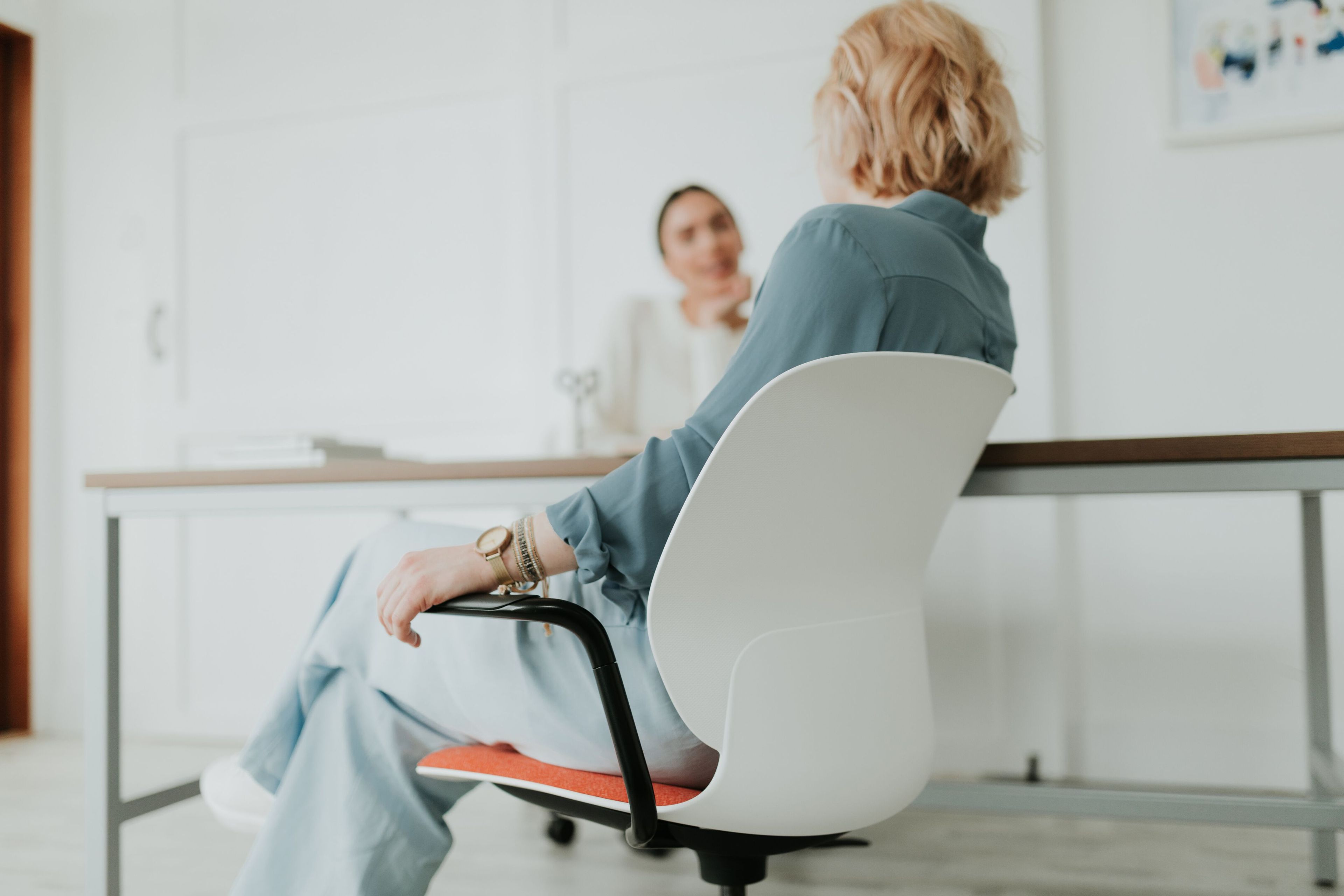 5 спиц рециркулированный материал мягкий операционный офисный стул с колесами Haworth Maari ARCH-00042473 - Вид №3