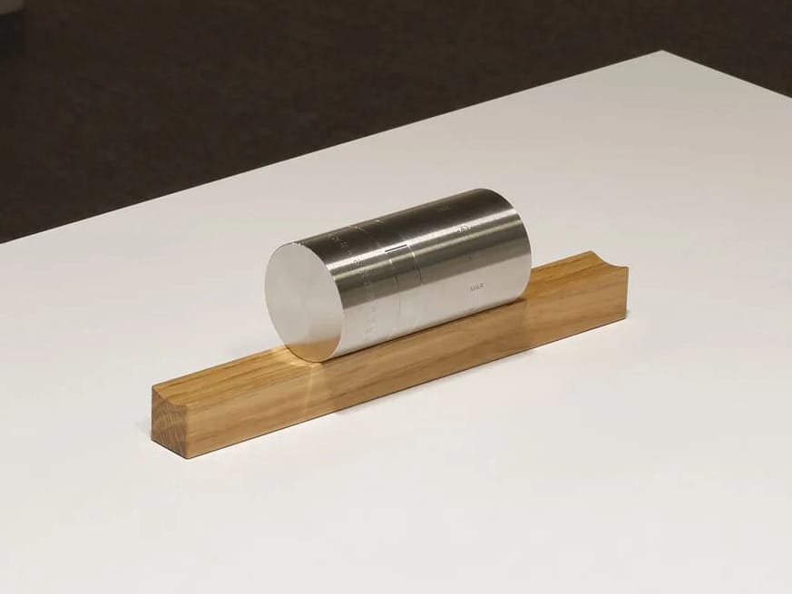 Календарь из нержавеющей стали и дерева Quadrodesign DAT01 ARCH-00010761 - Вид №1