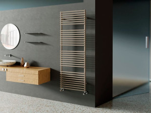 Настенный вертикальный полотенцесушитель