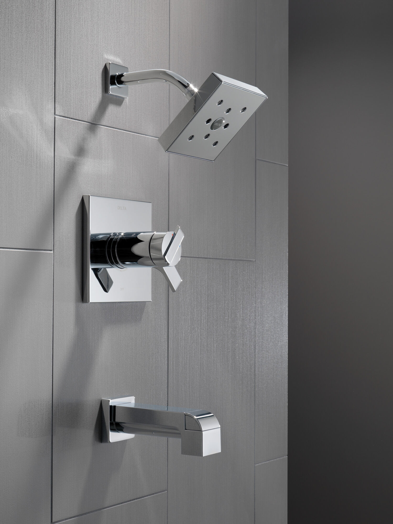 T17467 Monitor® 17 Series H2Okinetic® для ванны и душа Delta Faucet Ara Хром - Вид №5