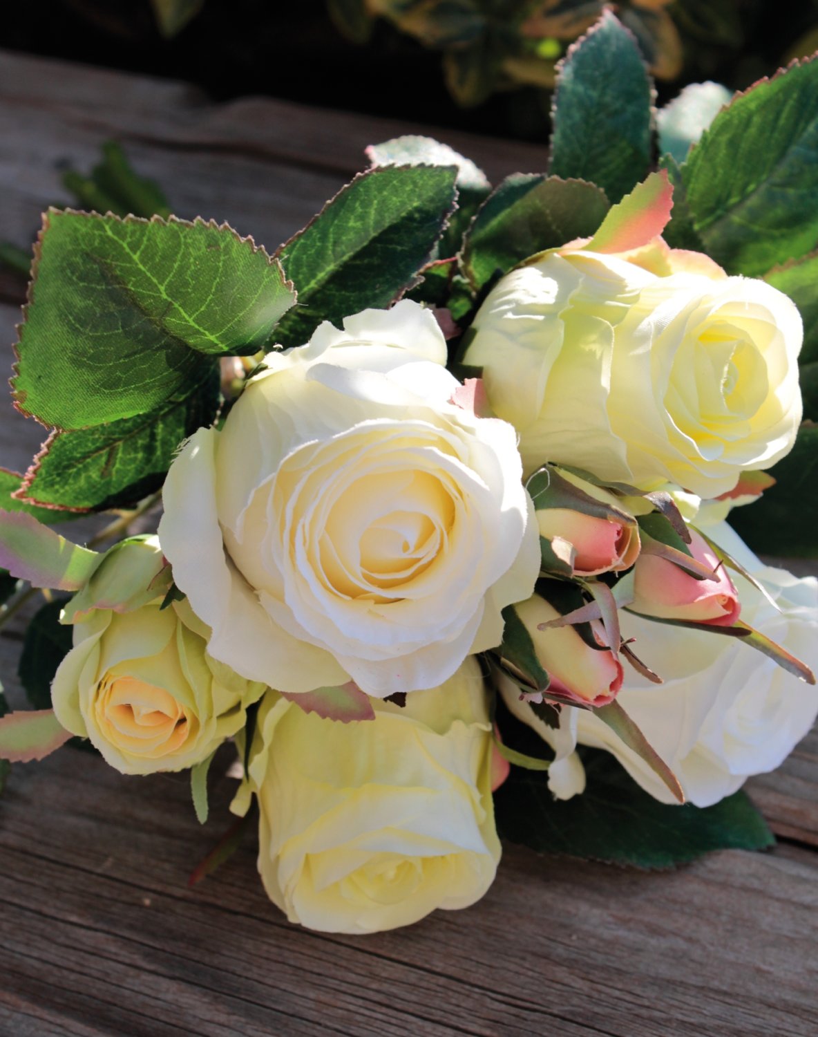 2607 788 a3 Искусственный букет роз, 7-цветков, 28 см, бежево-зеленый H-andreas 