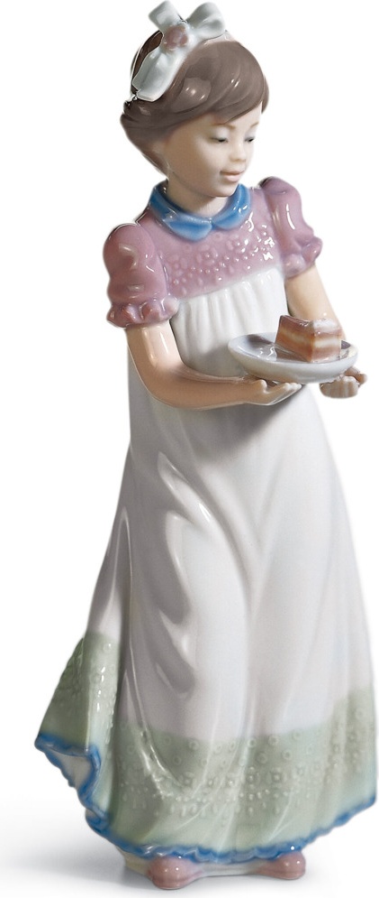 10668966 LLADRO Фигурка Lladro "С днем рождения" 8x20см Фарфор Lladró 