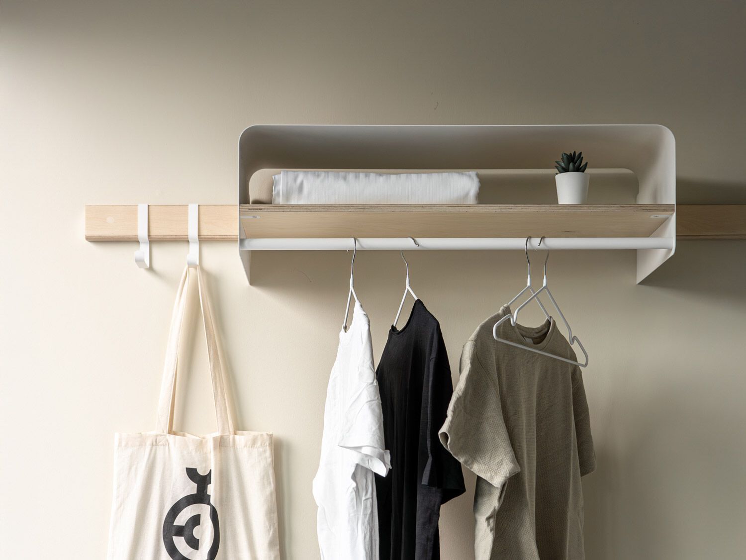 Стальная и деревянная настенная вешалка Variand Furniture A03 ARCH-00057758 - Вид №3