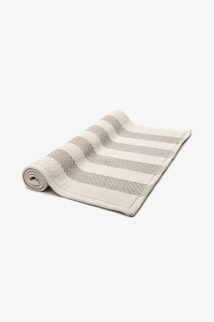 AKRU01 Полосатый коврик для ванной Aquidneck 21 x 39 Waterworks 