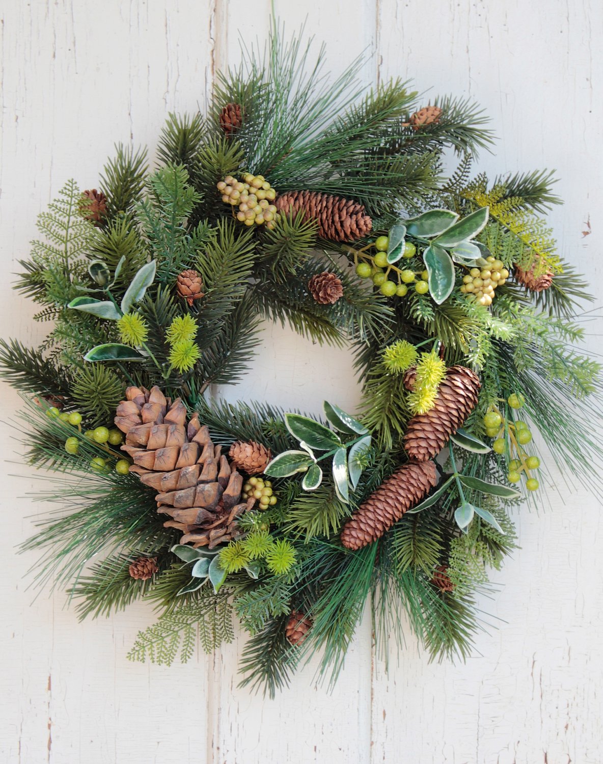 2007 883 a3 Искусственный венок 'ель / ягоды / шишки', ø 45 см, зеленый H-andreas  - Вид №1