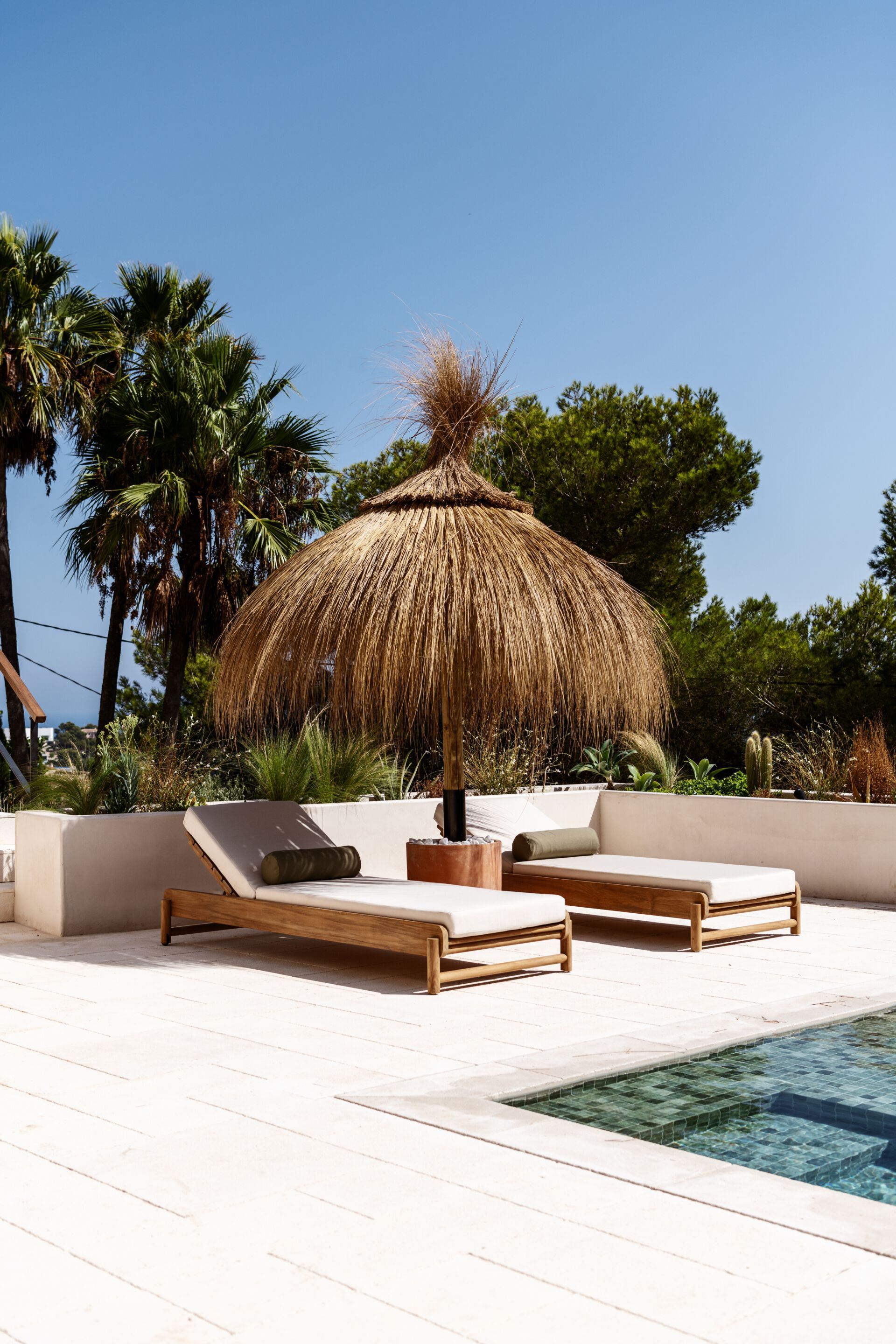 Садовая кровать из тикового дерева с подушками Sunbrella FJAKA Pomalo ARCH-00055129 - Вид №13