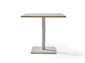 Квадратный стол